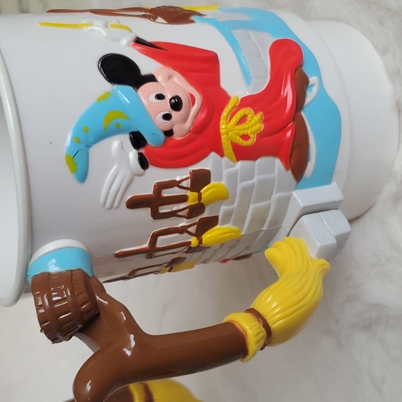 Vintage Disney-on-Ice Souvenir Mugs. Set of 3. - Picture 9 of 9